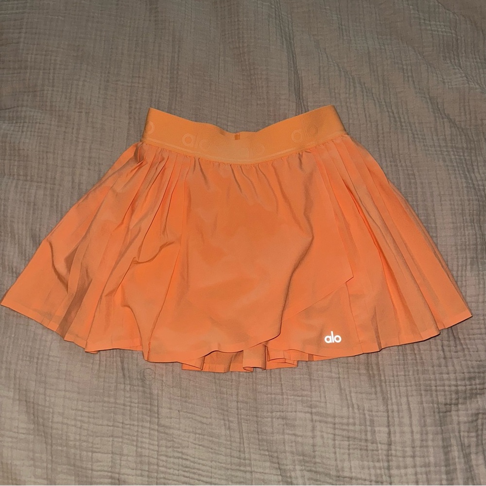 Alo Yoga pleaded tennis skirt